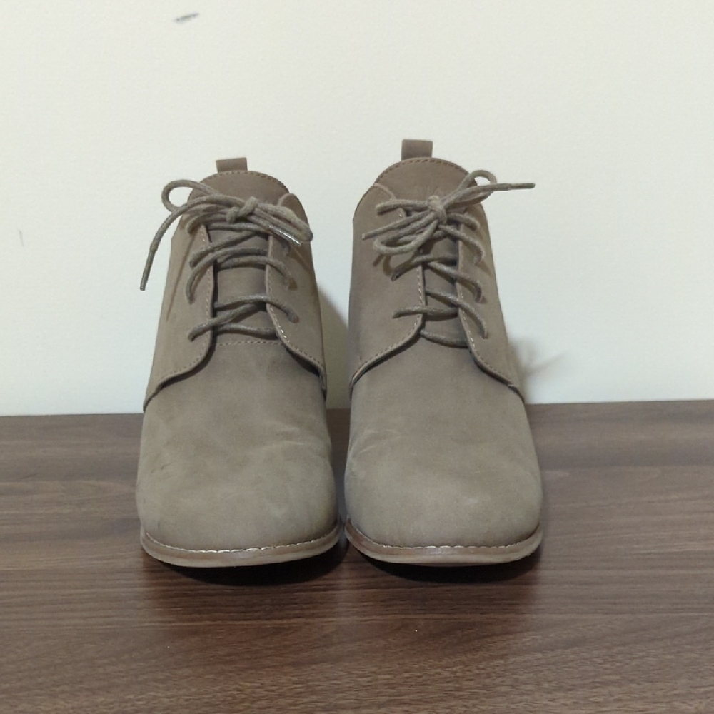 Nautica Women's Taupe Chukka Lace-Up Boots